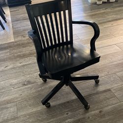 Office Swivel Chair (luxury Roll Chair )