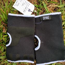 New Everlast Boxing Pull On Hand Wraps 