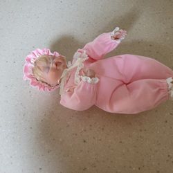 Porcelain Dolls From Babies To Beautiful Princesses 