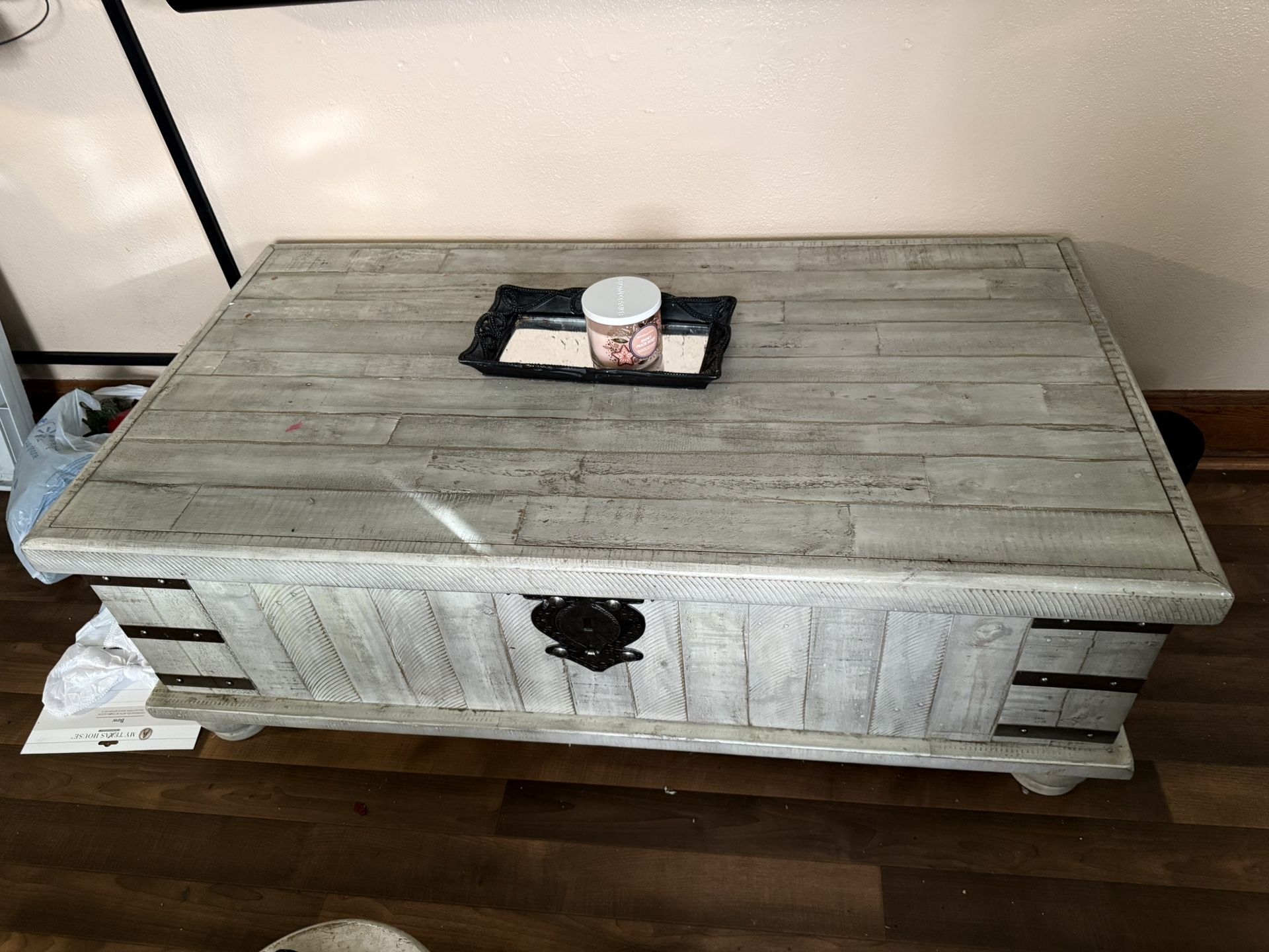 Coffee & Side Tables