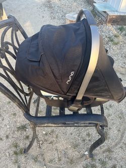 Nuna Infant Car seat