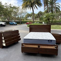 Beautiful Bedroom Set Queen Size Solid Wood Dark Brown Color In Excellent Condition by Coaster furni