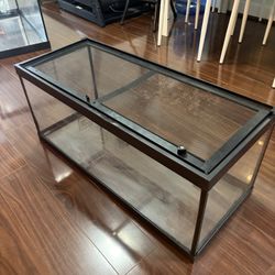 Medium Sized Fish Tank (20 Gallon Tank