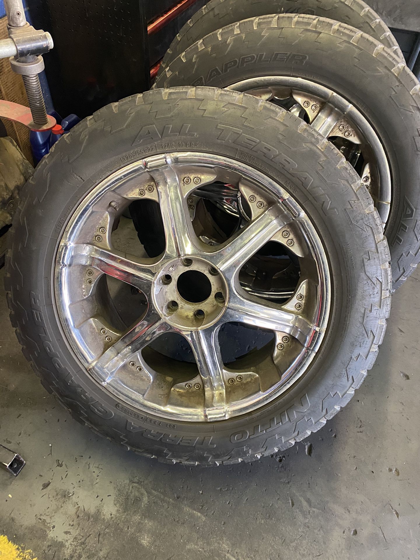 4 used rims and tires were on a lifted 2010 Ford F-150 a little rusty still hold air needs tires