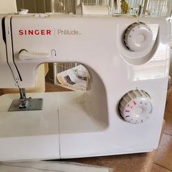 Singer Prelude Sewing machine