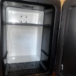 Frigidaire Mini Fridge 