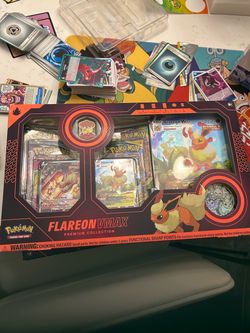 Pokemon Flareon Vmax premium collection box