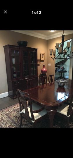 Beautiful Rosewood Dining Set with Hutch