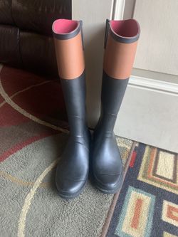 Tommy Hilfiger boots size 8