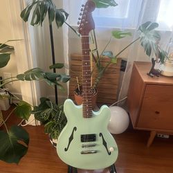 Tom Delonge Signature Fender Starcaster w/ Gig Bag