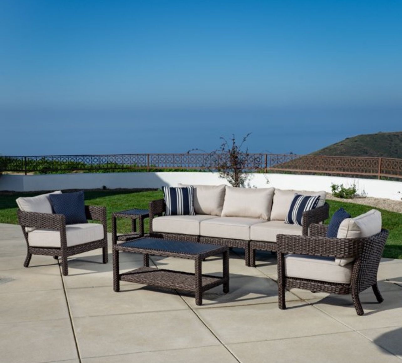 New Sunbrella Patio Furniture Set
