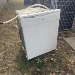 Lava Plato. Dish Washer