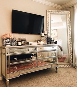 New Hayworth Mirrored Dresser