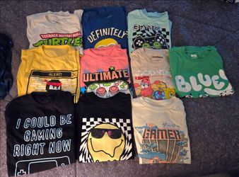 Boys tops all size 10/12 in great shape