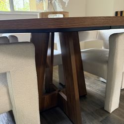 Round Dining Table Sherpa Seats