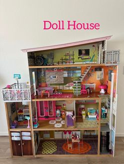 Doll House W/toys&dolls