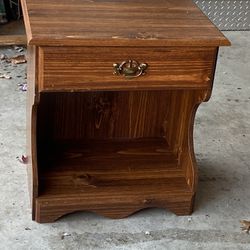 Solid Wood BedsideTable/End Table