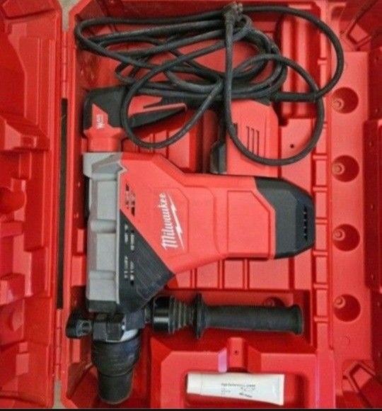 Milwaukee 1 3/4" SDS MAX Corded Hammer 5546-21