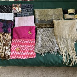 Scarfs, Shawls and Belts, lot of 17 pieces.  8 scarfs, 3 shawls, 3 belts (2 expandable, 1 medium), 2 scarf pins, 1 scarf booklet. Excellent condition.