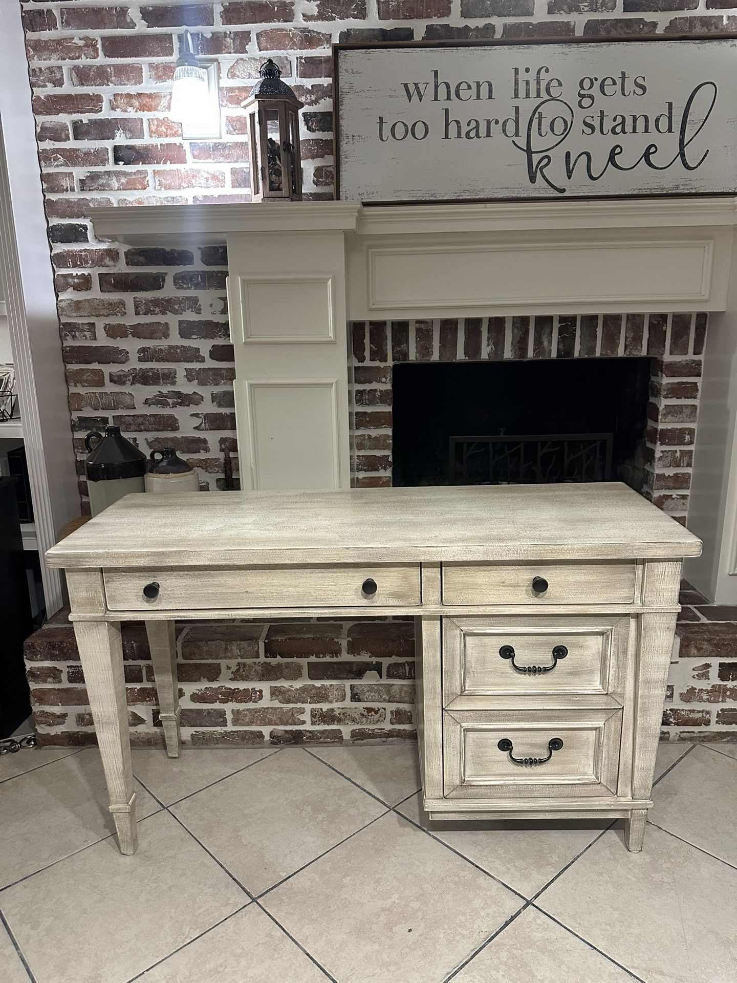 Beautiful Refinished Northport Haynes Furniture Desk / Vanity 