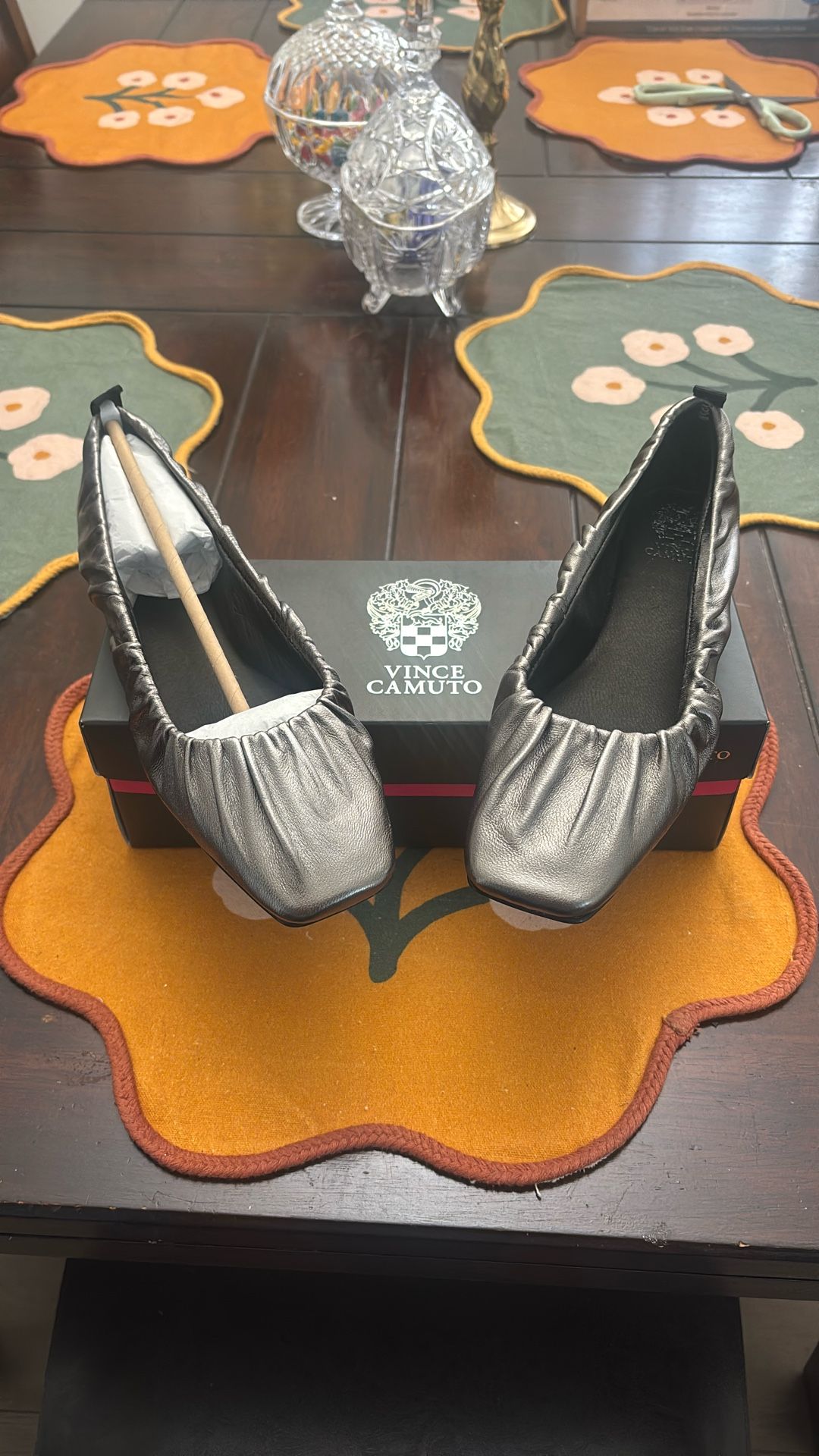 NEW Vince Camuto Metallic Pewter Flat Shoes 8.5