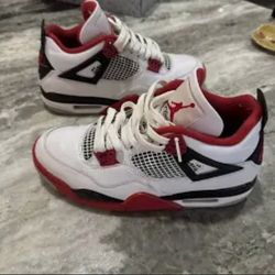 Jordan 4 fire red