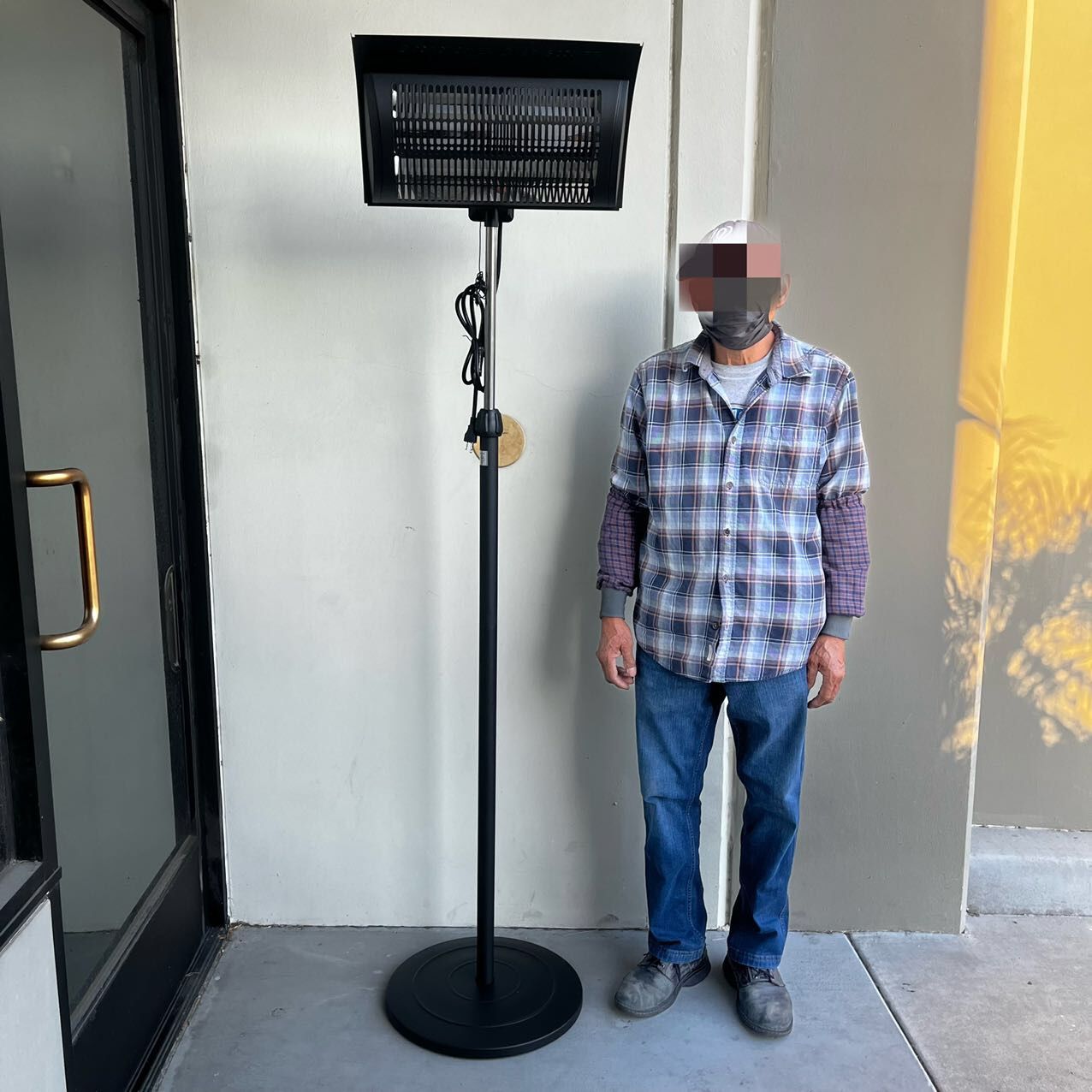 New In Box Indoor Outdoor Electric Plug in Heat Lamp Patio Hester 1500 Watts