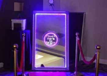 Photo Booth Mirror Me