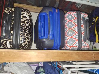 22x13 carry on suitcase