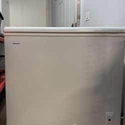 Hotpoint 7.1 Cu. Chest Freezer 