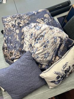 Queen Comforter Set