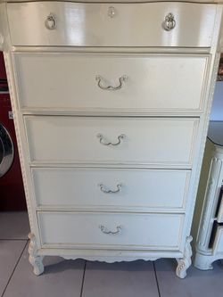 Chest with 5 Drawers