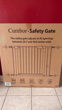 Cumbor baby gate for stairway New and unopened