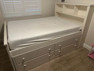 Full size bed  real wood
