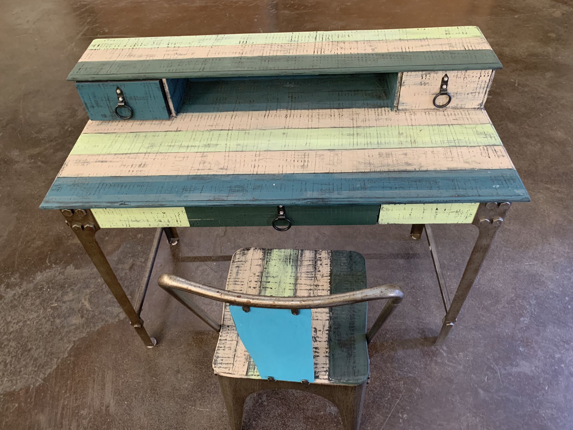 $125. Wooden Desk w/Metal legs And Chair. Free Delivery within 5miles