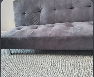 GRAY MODERN FUTON CHROME LEGS. CHEAP $50  READY 2 GO