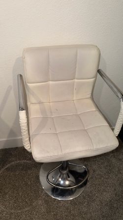 Vanity chair