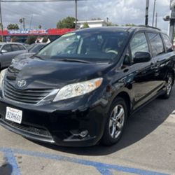 2012 Toyota Sienna