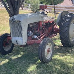 1958 Ford 800 Series tractor