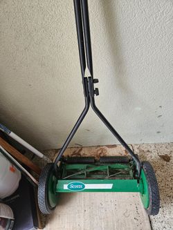 Manual land mower