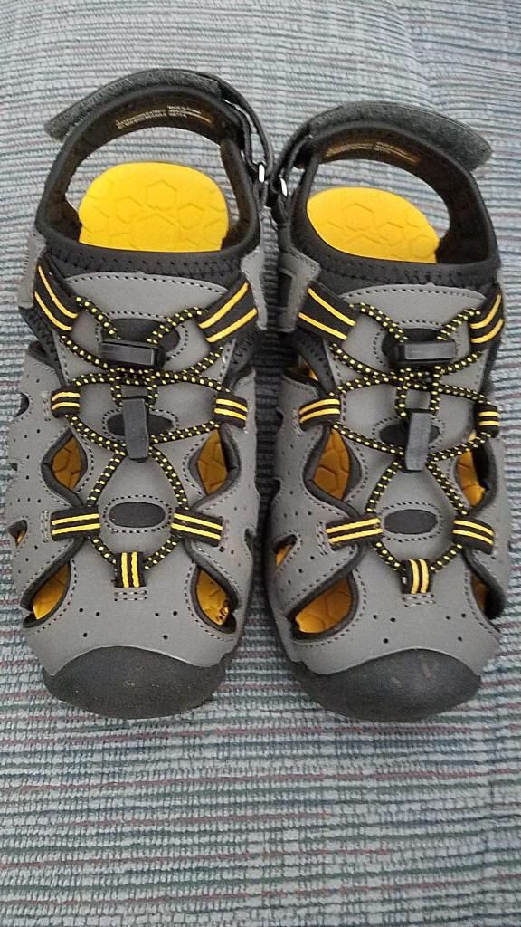 Khombu Boys Sandals