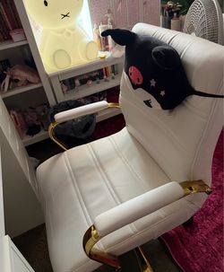 Table set with Mirror and Chair