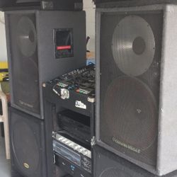 Dj AUDIO system,pair of samson subwoofer,cewin Vega mid, tweeter, peavey amp 1200watts,and more equipments