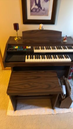Lowrey Organ