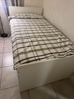 Slakt  Twin Bed with storage