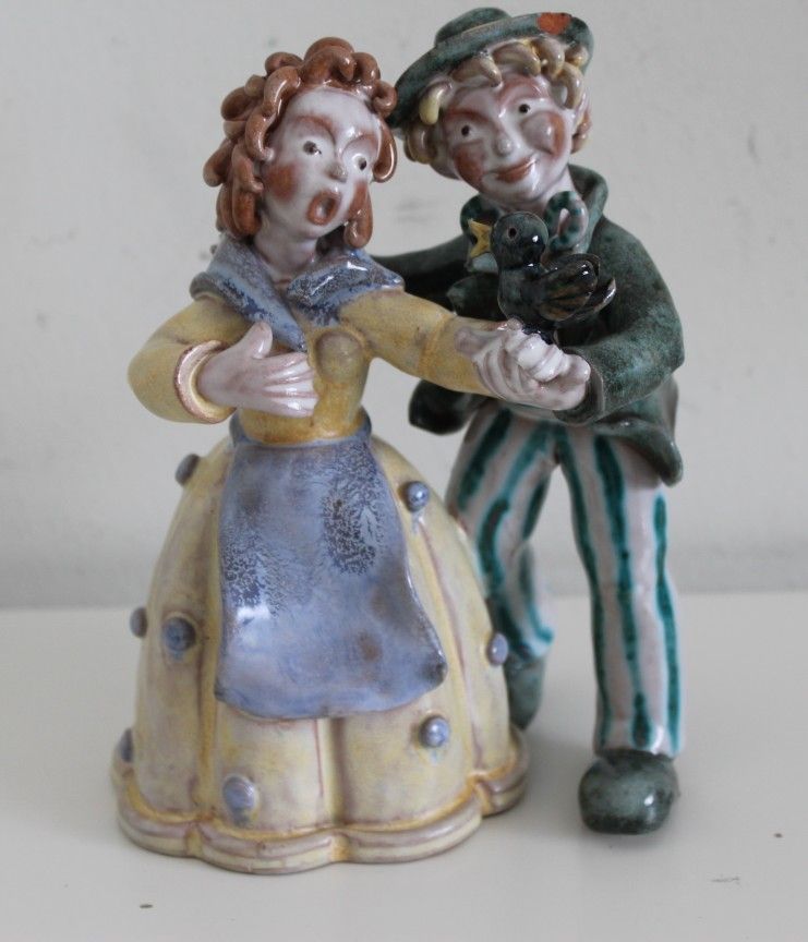 LLADRO Retired figuring Village Dancing Couple Austria Wien pottery