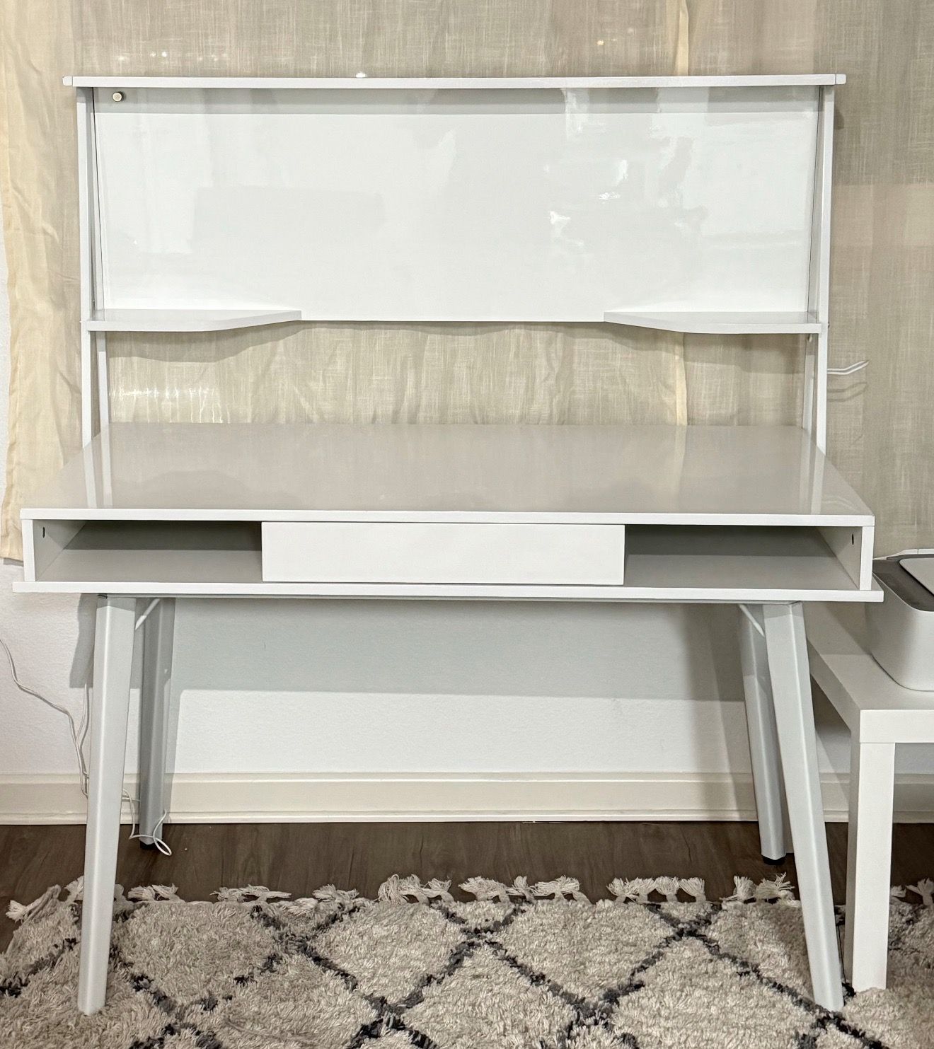 Modern White Computer Desk with Shelf & Drawer – Excellent Condition