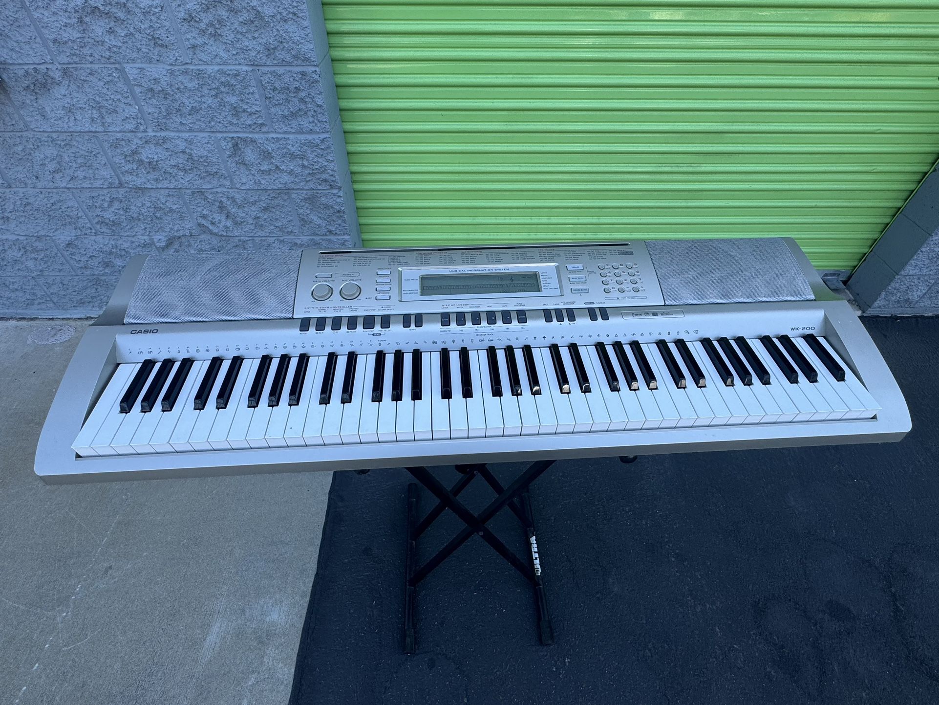 Casio WK-200 Electronic Workstation Keyboard Piano 76-Key With Stand