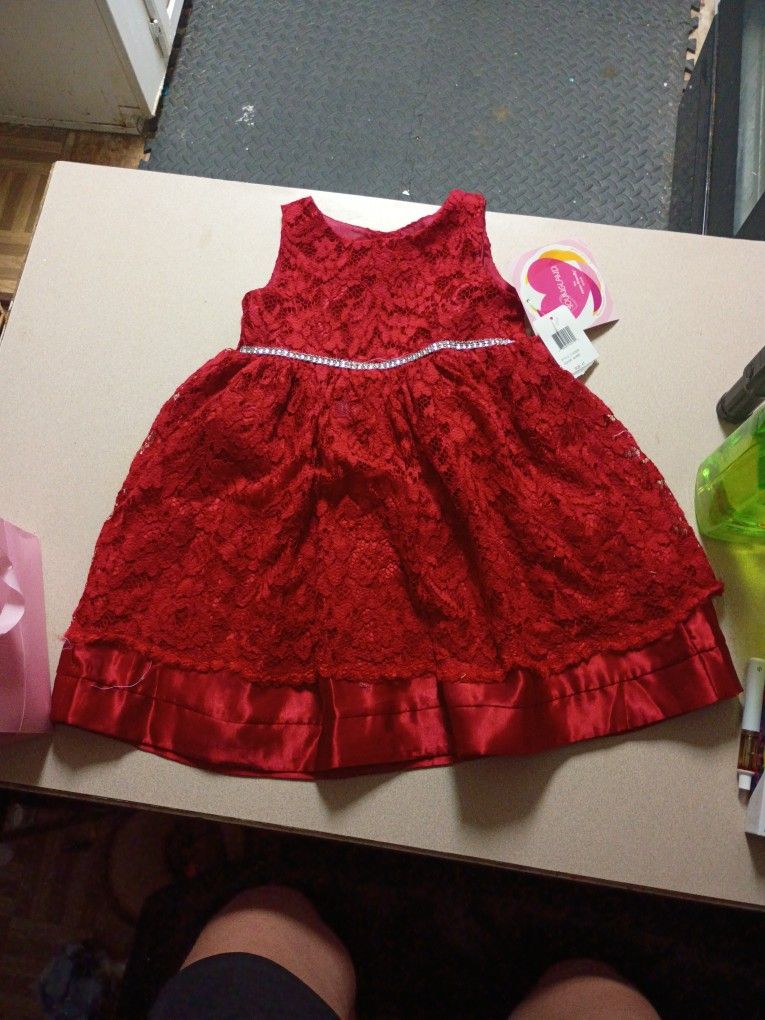 Elegant Red Dress With Rhinestones