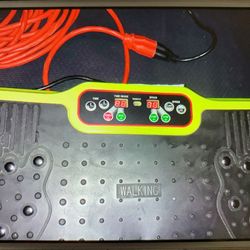 WALKING 3D VIBRATION PLATE MASSAGER LIKE NEW!!!